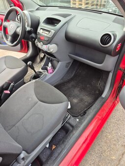 prodám toyotu aygo - 10