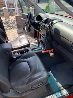 Nissan Navara D40 2.5dci 4x4 Automat r.v 2007 - 10