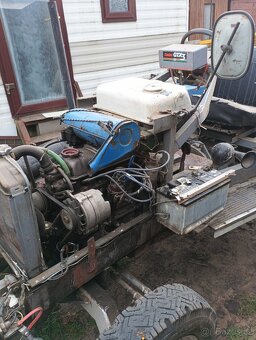 Traktor domácí výroby Škoda 1202 - 10