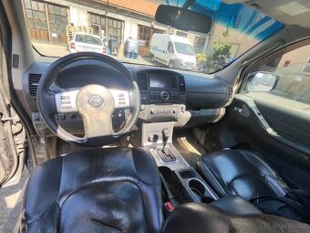 Nissan Navara 3.0 V6 170kW - 10