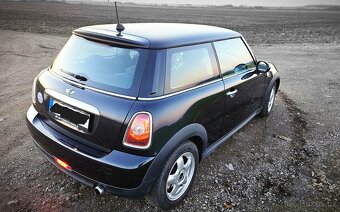 Mini Cooper 1.4i 2007 v krasnem stavu, cerstve po STK - 10