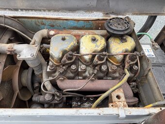 TRAKTOR ZETOR 3511 + PŘÍSLUŠENSTVÍ - 10