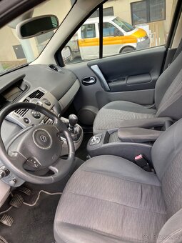Renault Grand Scenic 2.0DCI 110 kW - 10