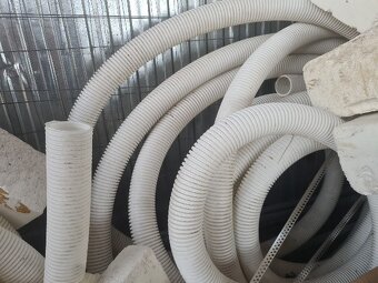 Soubor stavebního nářadí a stavebních hmot - 10