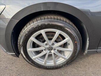 Volkswagen Passat 2,0 (2018) - 10