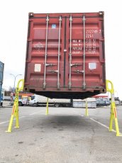 Přídavné nohy na lodní kontejner - překládání kontejneru č.1 - 10