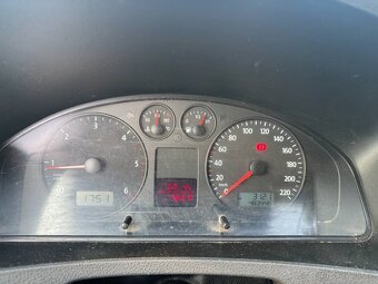 Vw transporter t5 1.9 tdi 63kw - 10