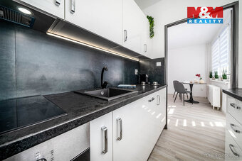 Prodej bytu 1+kk, 35 m², Hradec Králové, ul. Třebechovická - 10