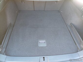 VW Passat 2.0 Tdi. 2021, pouze 136000 KM - 10