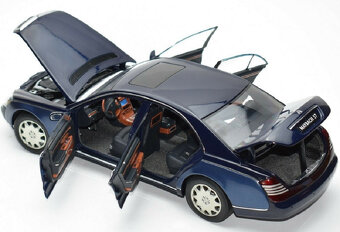 1:18 Mercedes SLS AMG Matt Schwarz Minichamps Lim.ed. - 10