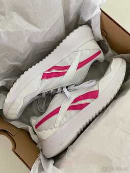 Sportovní obuv Reebok, vel. 38 - 10