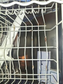 Myčka Whirlpool ADG 9836/1na opravu nebo na náhradní díly - 10