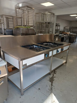 Plynový sporák XXL s paellovými hořáky 10,4kW a 27kW - 10