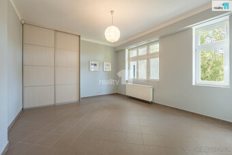 Prodej vily, 468 m2, náměstí Míru, Rataje nad Sázavou - 10