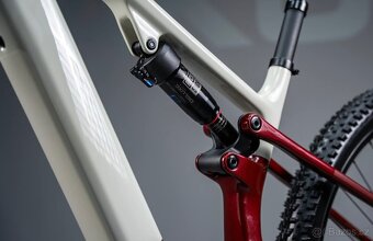 Carbonové elektro kolo FOCUS VAM vel. rámu S - 10