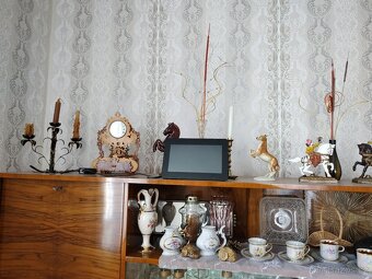 Dědictví – nábytek, porcelán, skleničky, vázy … - 10