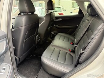 MG EHS PHEV Luxury 1.5 190kW AUT. 24tkm Ambient Press&Drive - 10