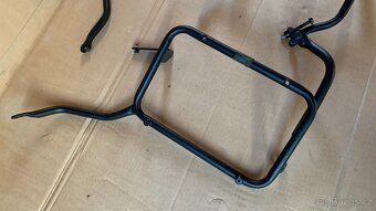 Triumph Tiger 800 / sada bočních kufrů, nosiče Givi/Kappa - 10