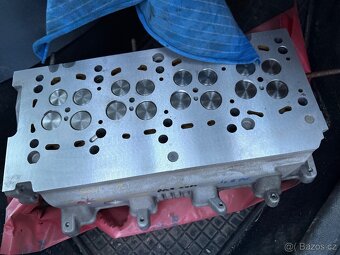 Škoda Fabia 2 lift 1.6Tdi rok-2010 (nepojízdná ) - 10