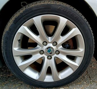 Superb 2.0 tdi dsg NAVI,pěkný stav. - 10