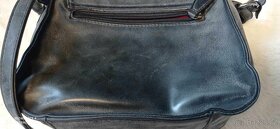 Kožená kabelka Rieker • 24×20×11 cm - 10