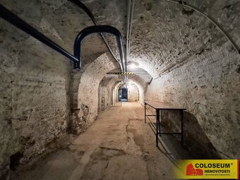 Adamov, pronájem skladu, 162 m2, nákladní výtah, sklep – kom - 10