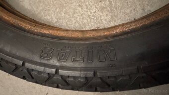 Prodám pneu Mitas 120/90-16 a 3,50-18 - 10