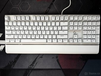 PS4 500GB + Just Cause 4 + klávesnice, myš, sluchátka - 10