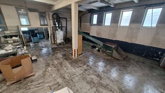 Prodej skladového prostoru 1.751m2 s vilou pro ubytování v H - 10