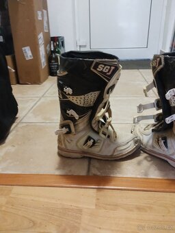 Detsky dres a boty - 10