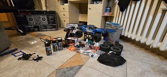 Traxxas Rustler 4x4 - 10