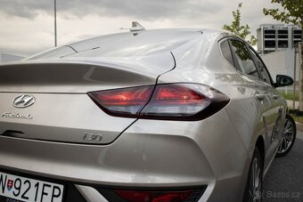Hyundai i30 Fastback 1.4 T-GDi / SVK / 1.M / AJ NA SPLÁTKY / - 10