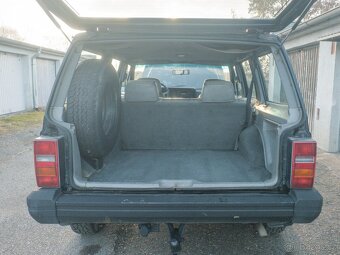 Jeep Cherokee XJ 2.5i 4x4 - 10