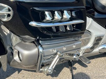 Honda GL 1800 Gold Wing ABS - 10