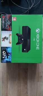 Microsoft Xbox One X 1TB,2x ovladač - 10