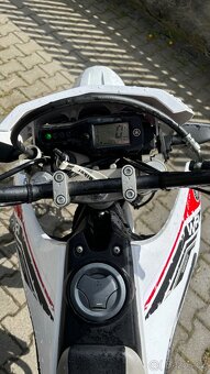 Yamaha WR 125R - 10
