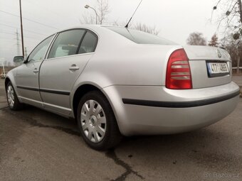 Škoda Superb 2,8 V6 benzín 147 kw - 10