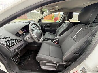 Renault Megane 3 combi - 2011 - 1.5dci 81kW - 124.699Km - 10