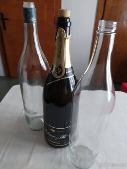 láhve 0,5l a 1lt s uzávěrem, plucky (placatky) 0,2l - 10