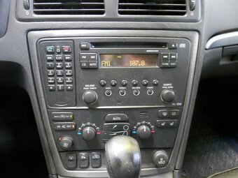 Volvo V70 2.4D5 Automat, Polokůže, Xenon - 10