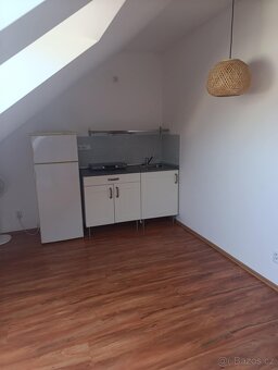 Pronájem bytu 1+kk, ul. Zeyerova, Olomouc - 10