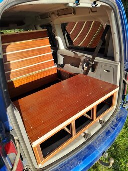 Vestavba VW Caddy Maxi - 10