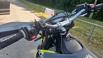 Husqvarna 701 Supermoto r.v.2021 - 10