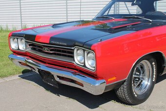 1969 Plymouth GTX 440 - muscle car po kompletní renovaci - 10