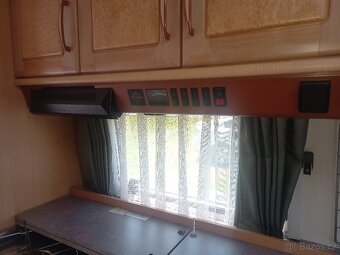Prodám karavan hobby 495 UL . EL POJEZD, ODDĚLENÉ POSTELE - 10