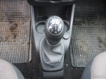 Dacia Sandero 1.4 - 10