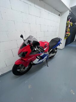 Honda CBR600f4i TOP STAV - 10