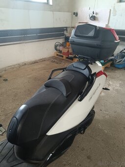 Peugeot metropolis 400 - 10