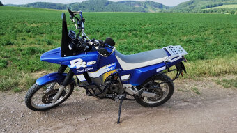 Suzuki DR BIG 800 - 10