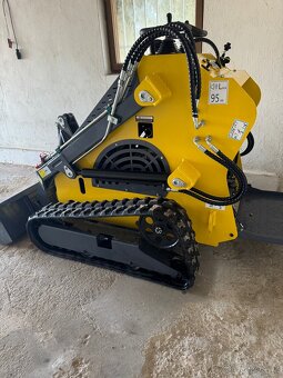 Smykový nakladač, mininakladač pásový - 10